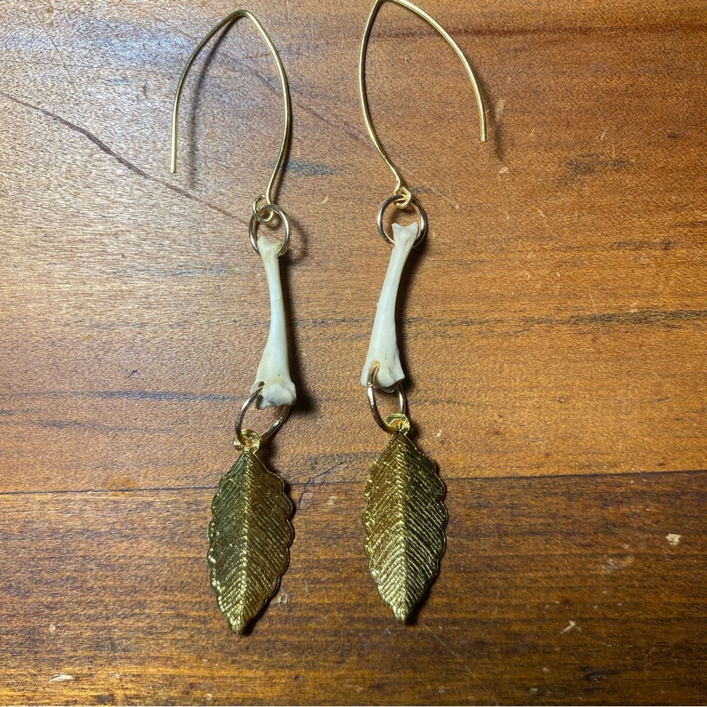 Squirrel Femur Bone Leaf Gold Earrings - Picture 3 of 8